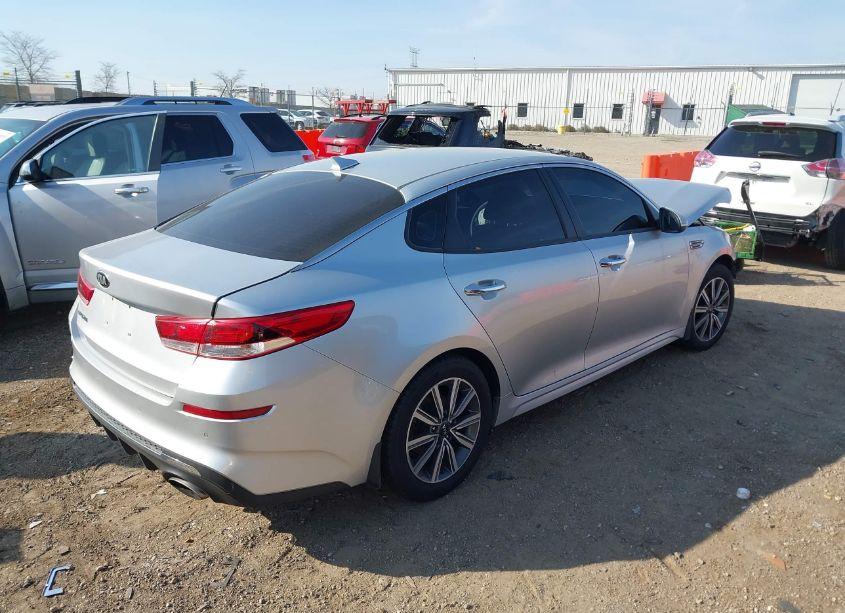 Photo 4 of 2019 Kia Optima LX (VIN 5XXGT4L34KG359887)