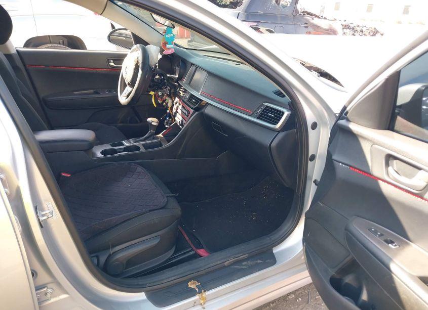Photo 5 of 2019 Kia Optima LX (VIN 5XXGT4L34KG359887)