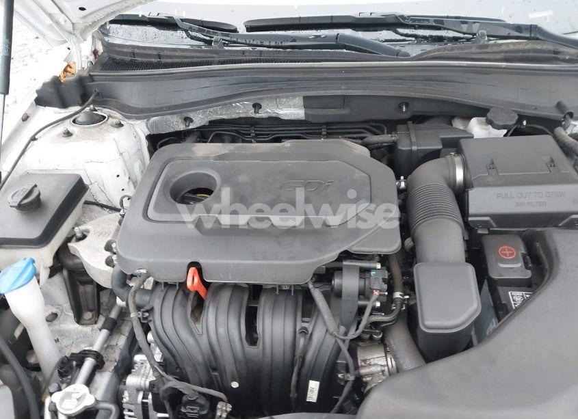 Photo 10 of 2019 Kia Optima LX (VIN 5XXGT4L34KG361588)