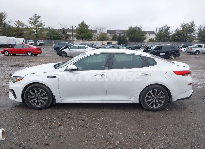 Photo 14 of 2019 Kia Optima LX (VIN 5XXGT4L34KG361588)