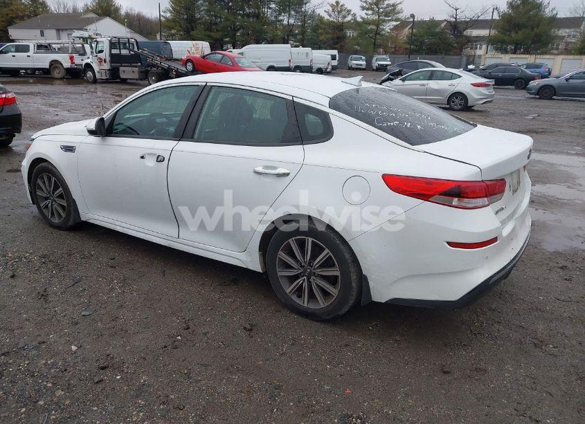 Photo 3 of 2019 Kia Optima LX (VIN 5XXGT4L34KG361588)