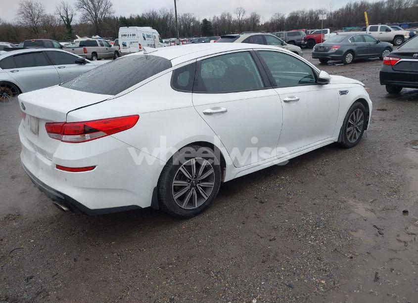 Photo 4 of 2019 Kia Optima LX (VIN 5XXGT4L34KG361588)