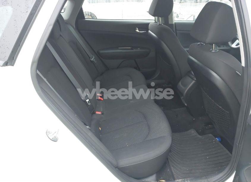 Photo 8 of 2019 Kia Optima LX (VIN 5XXGT4L34KG361588)