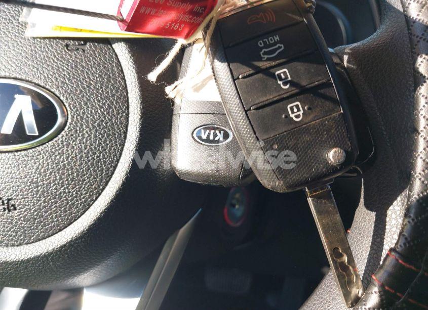 Photo 11 of 2019 Kia Optima LX (VIN 5XXGT4L34KG363812)