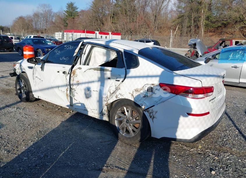 Photo 3 of 2019 Kia Optima LX (VIN 5XXGT4L34KG363812)