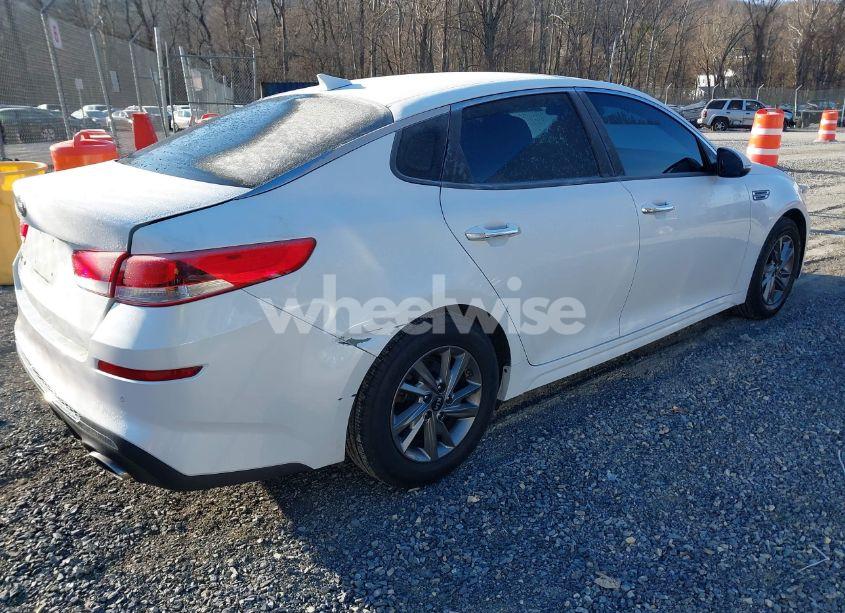 Photo 4 of 2019 Kia Optima LX (VIN 5XXGT4L34KG363812)