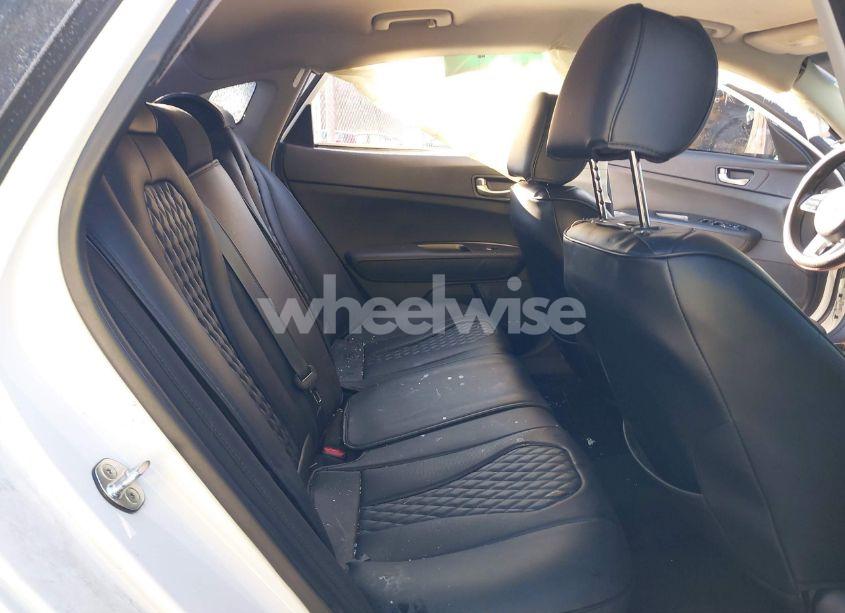 Photo 8 of 2019 Kia Optima LX (VIN 5XXGT4L34KG363812)