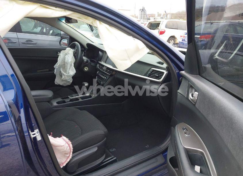 Photo 5 of 2019 Kia Optima LX (VIN 5XXGT4L34KG374647)