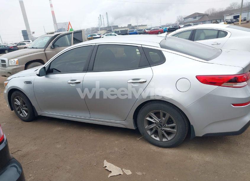 Photo 14 of 2019 Kia Optima LX (VIN 5XXGT4L34KG378553)