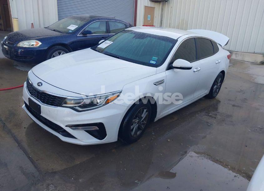 Photo 2 of 2020 Kia Optima LX (VIN 5XXGT4L34LG385603)