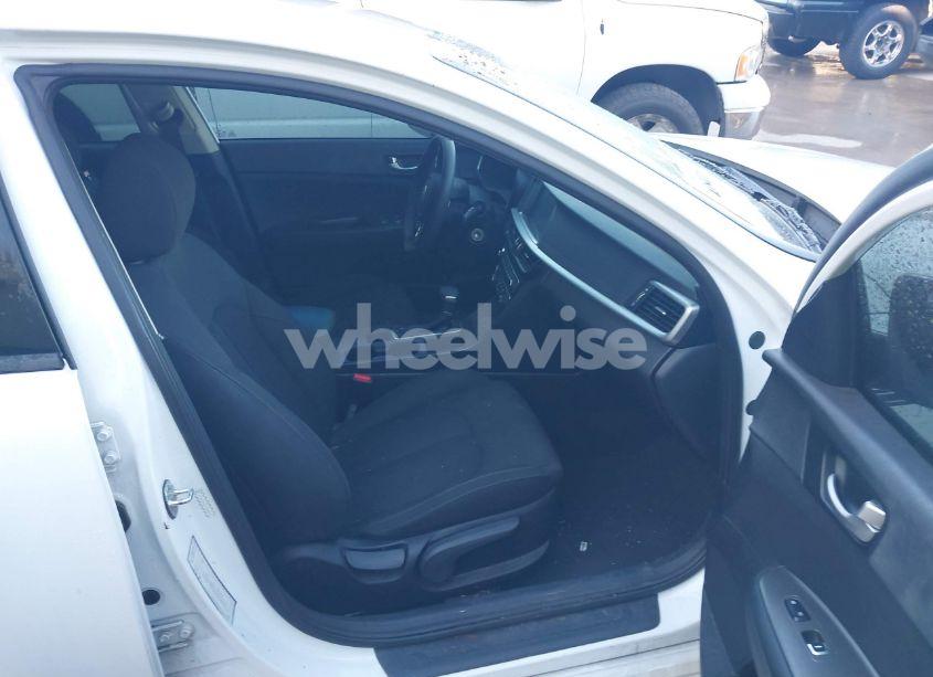 Photo 5 of 2020 Kia Optima LX (VIN 5XXGT4L34LG385603)