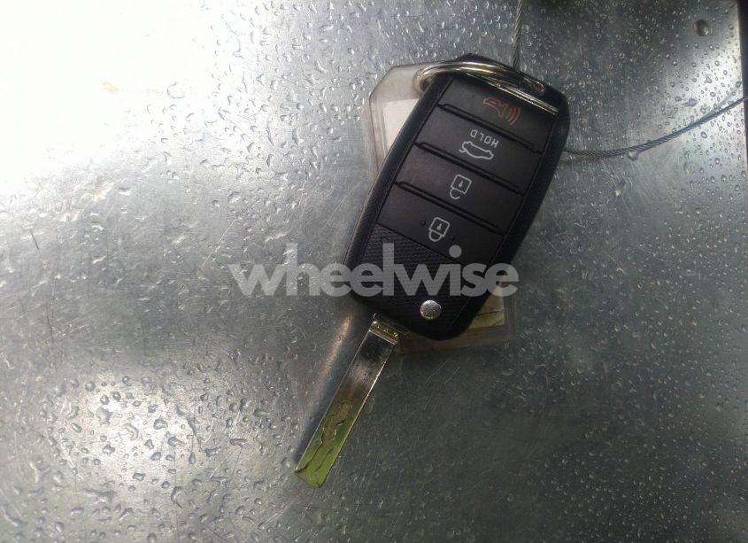 Photo 11 of 2020 Kia Optima LX (VIN 5XXGT4L34LG385729)