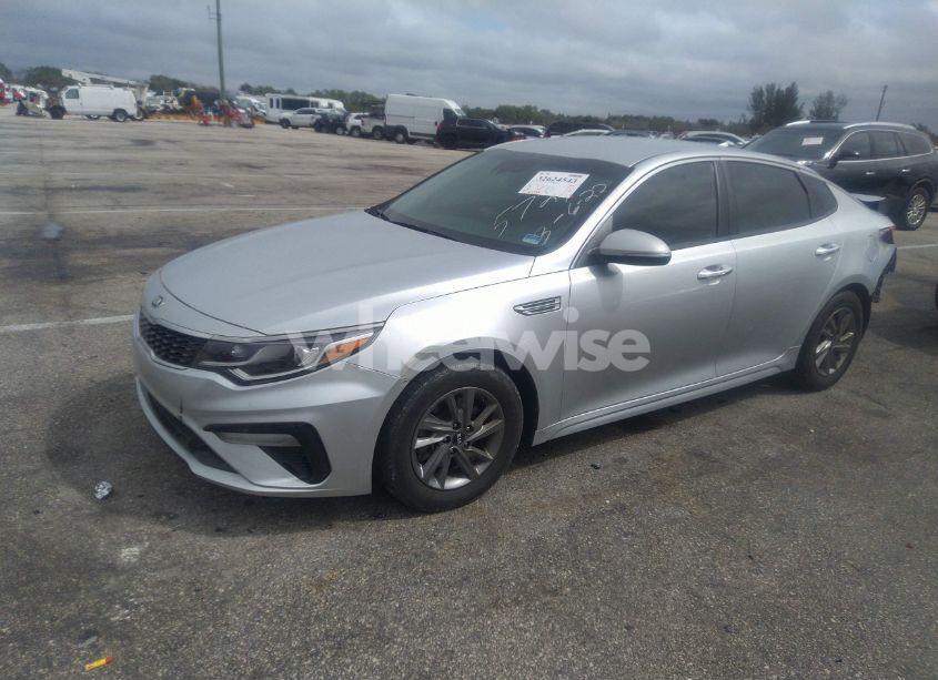 Photo 2 of 2020 Kia Optima LX (VIN 5XXGT4L34LG385729)