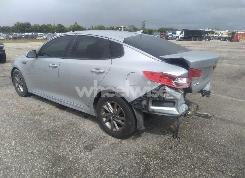 Photo 3 of 2020 Kia Optima LX (VIN 5XXGT4L34LG385729)