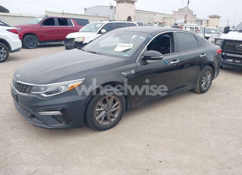 Photo 2 of 2020 Kia Optima LX (VIN 5XXGT4L34LG400939)