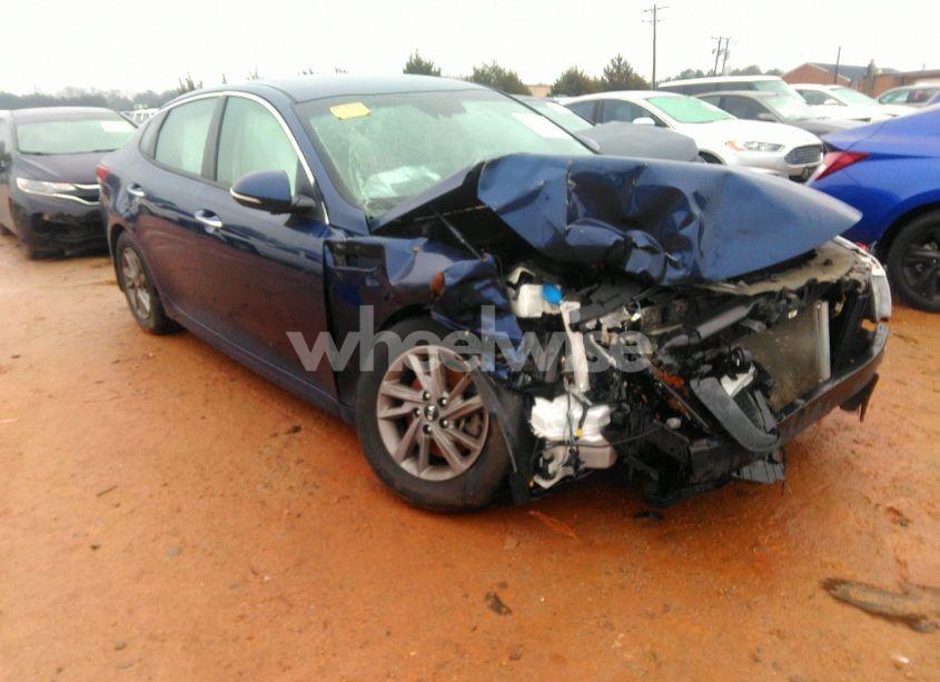 2020 Kia Optima LX (VIN 5XXGT4L34LG406675) main photo
