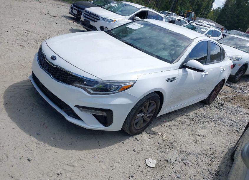 Photo 2 of 2020 Kia Optima LX (VIN 5XXGT4L34LG410676)