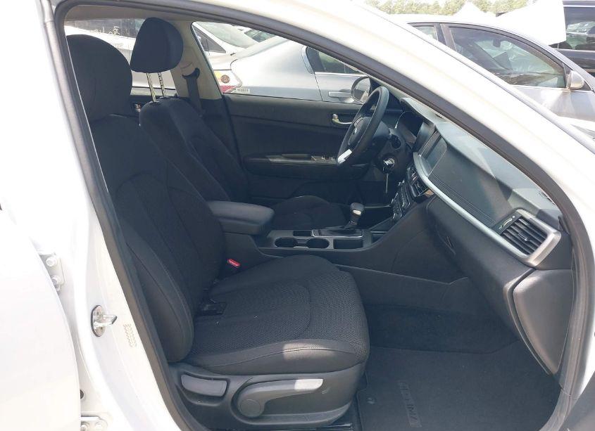 Photo 5 of 2020 Kia Optima LX (VIN 5XXGT4L34LG410676)