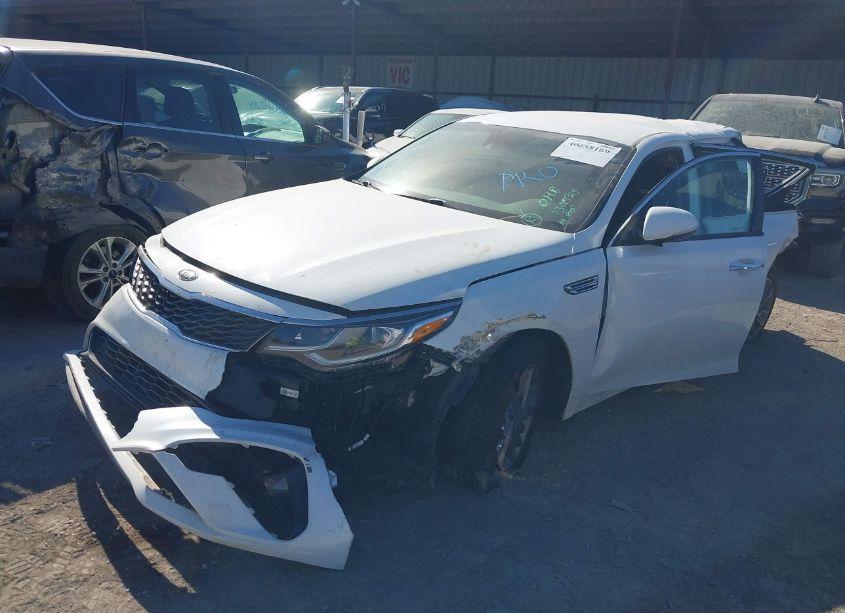 Photo 2 of 2020 Kia Optima LX (VIN 5XXGT4L34LG425307)