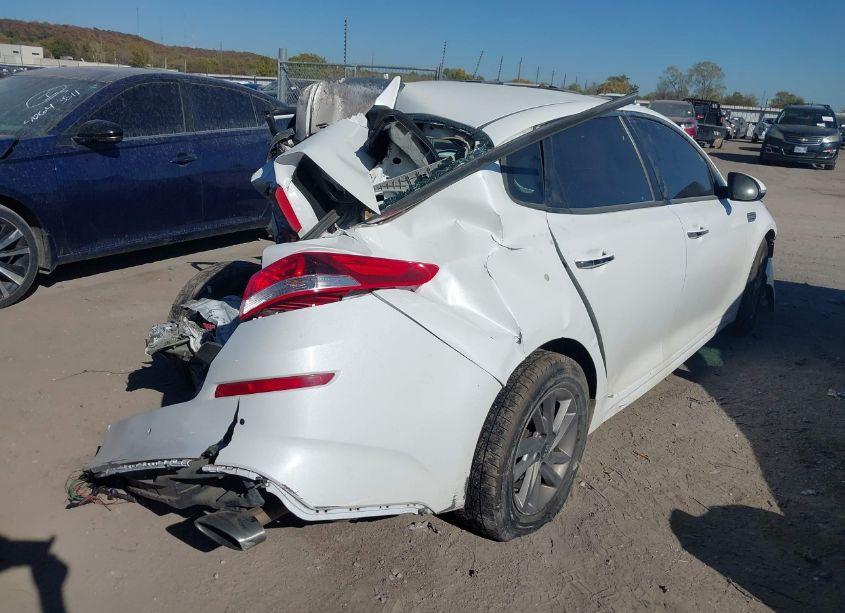 Photo 4 of 2020 Kia Optima LX (VIN 5XXGT4L34LG425307)