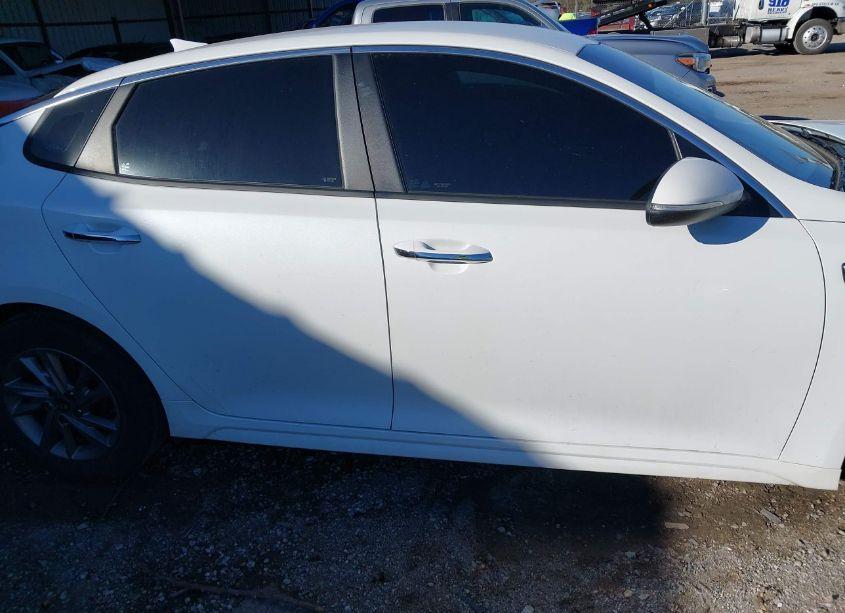 Photo 13 of 2020 Kia Optima LX (VIN 5XXGT4L34LG441989)