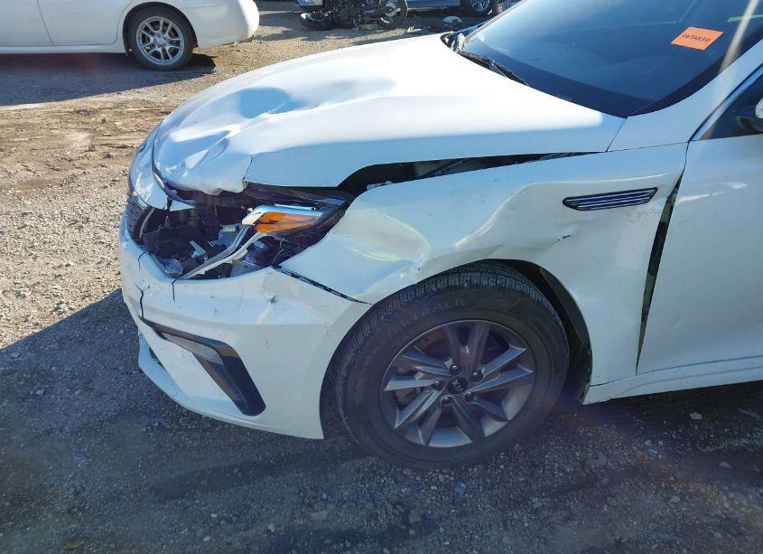 Photo 2 of 2020 Kia Optima LX (VIN 5XXGT4L34LG441989)