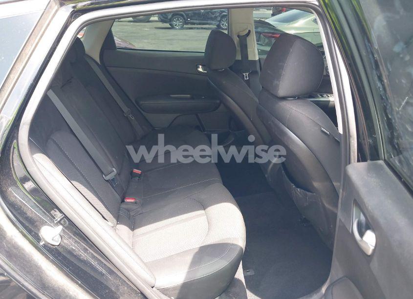 Photo 8 of 2016 Kia Optima LX (VIN 5XXGT4L35GG006050)