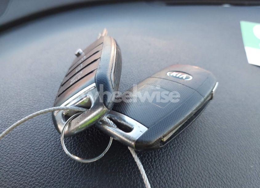 Photo 11 of 2016 Kia Optima LX (VIN 5XXGT4L35GG034723)