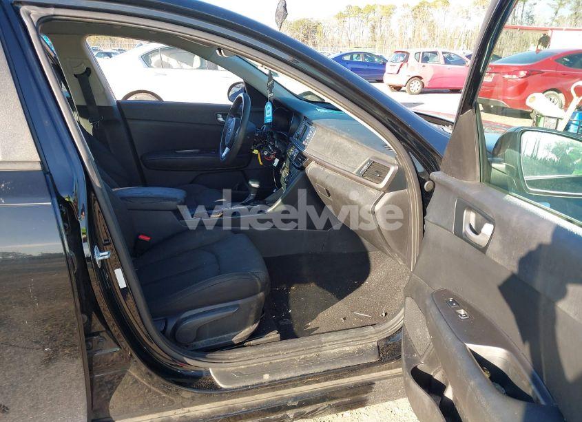 Photo 5 of 2016 Kia Optima LX (VIN 5XXGT4L35GG034723)