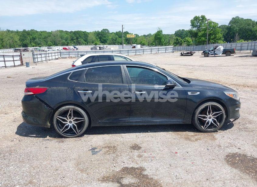 Photo 14 of 2016 Kia Optima LX (VIN 5XXGT4L35GG043311)