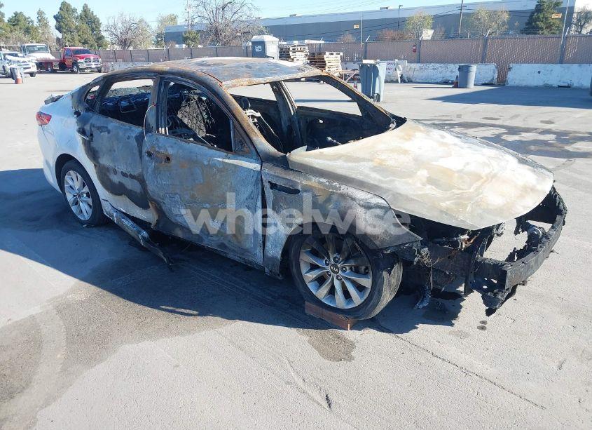 2016 Kia Optima LX (VIN 5XXGT4L35GG060688) main photo