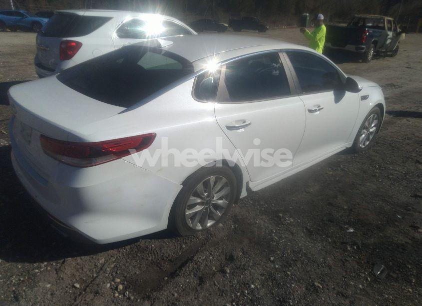 Photo 4 of 2016 Kia Optima LX (VIN 5XXGT4L35GG073604)