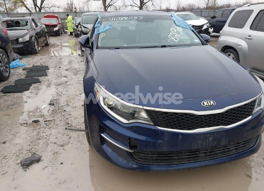 2016 Kia Optima LX (VIN 5XXGT4L35GG082920) main photo