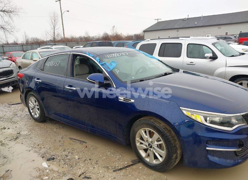 Photo 13 of 2016 Kia Optima LX (VIN 5XXGT4L35GG082920)