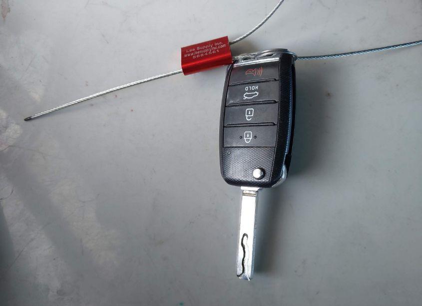 Photo 11 of 2016 Kia Optima LX (VIN 5XXGT4L35GG083386)