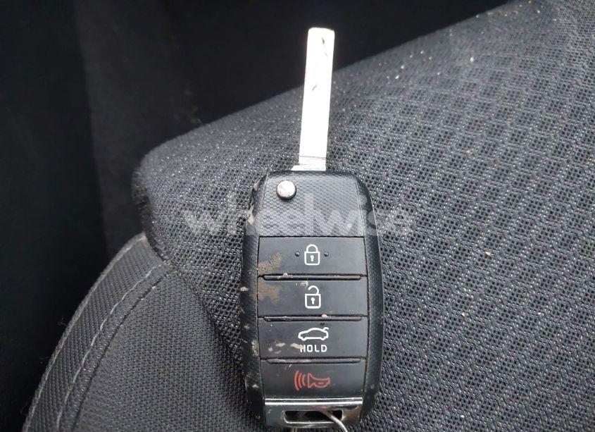 Photo 11 of 2016 Kia Optima LX (VIN 5XXGT4L35GG093481)