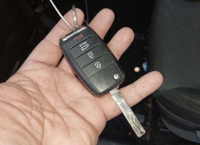 Photo 11 of 2016 Kia Optima LX (VIN 5XXGT4L35GG115155)