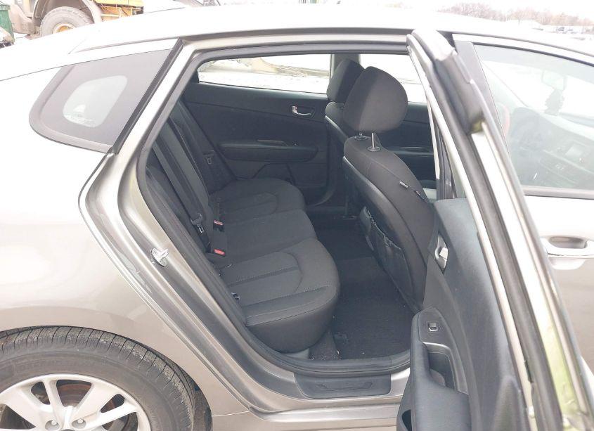 Photo 8 of 2016 Kia Optima LX (VIN 5XXGT4L35GG115155)