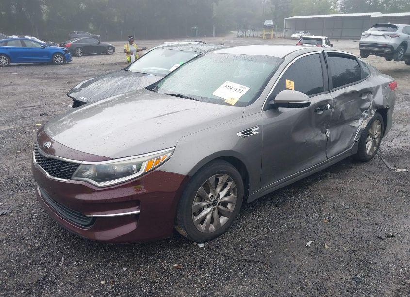 Photo 2 of 2017 Kia Optima LX (VIN 5XXGT4L35HG123113)