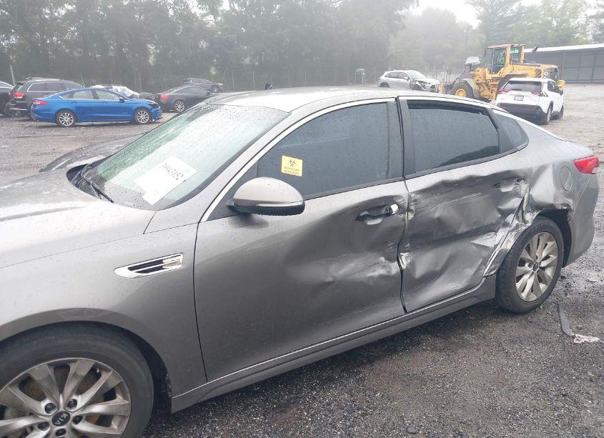 Photo 6 of 2017 Kia Optima LX (VIN 5XXGT4L35HG123113)