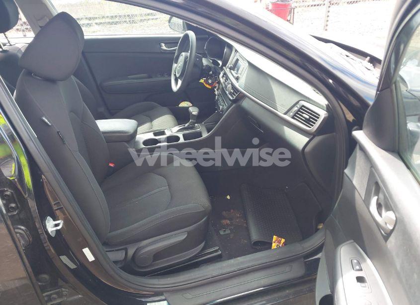 Photo 5 of 2017 Kia Optima LX (VIN 5XXGT4L35HG124780)