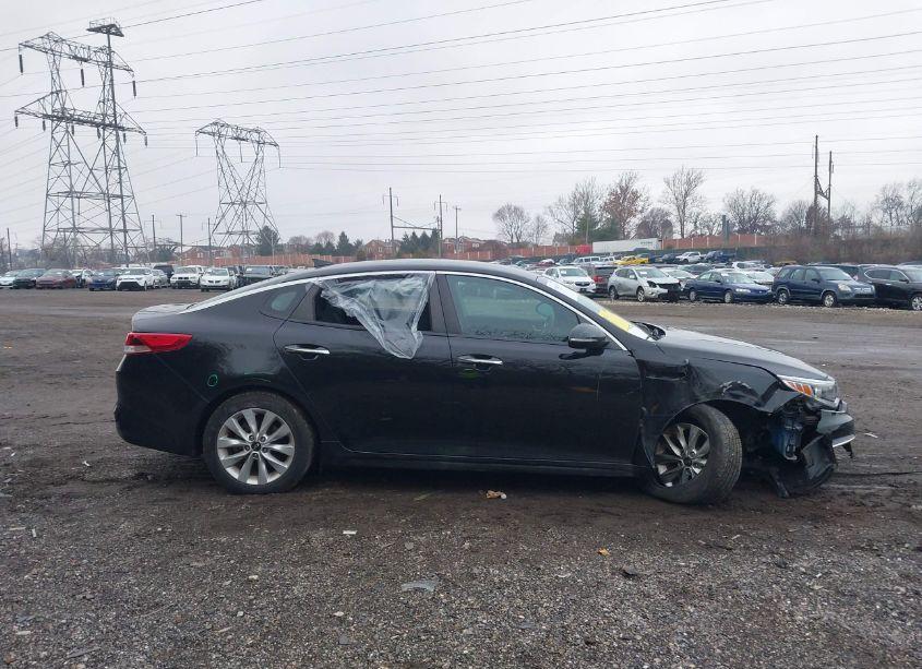 Photo 13 of 2017 Kia Optima LX (VIN 5XXGT4L35HG139912)