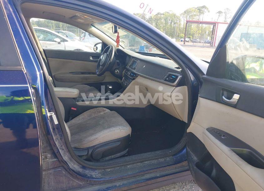 Photo 5 of 2017 Kia Optima LX (VIN 5XXGT4L35HG174613)