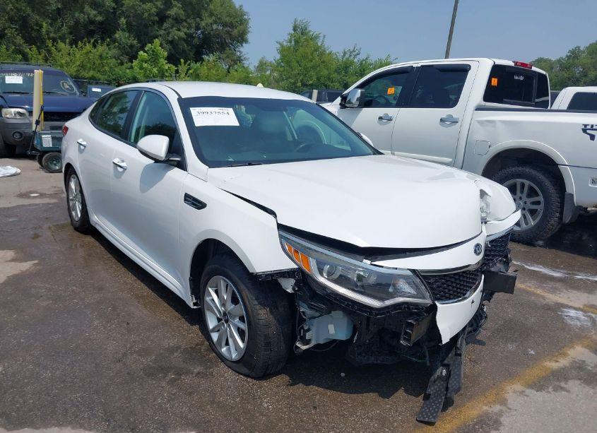 2018 Kia Optima LX (VIN 5XXGT4L35JG189649) main photo