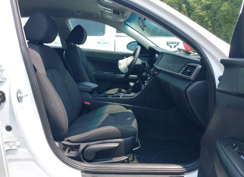 Photo 5 of 2018 Kia Optima LX (VIN 5XXGT4L35JG189649)