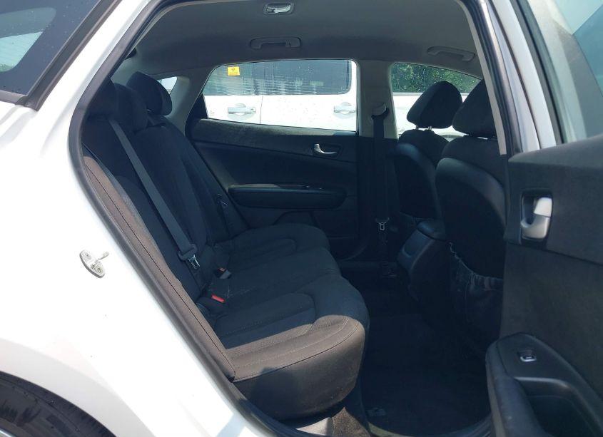 Photo 8 of 2018 Kia Optima LX (VIN 5XXGT4L35JG189649)