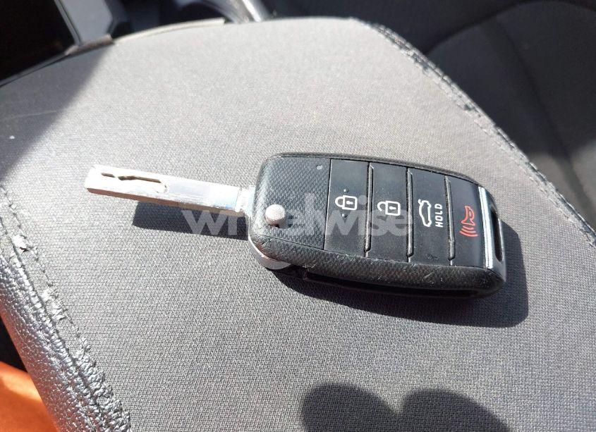 Photo 11 of 2018 Kia Optima LX (VIN 5XXGT4L35JG193944)