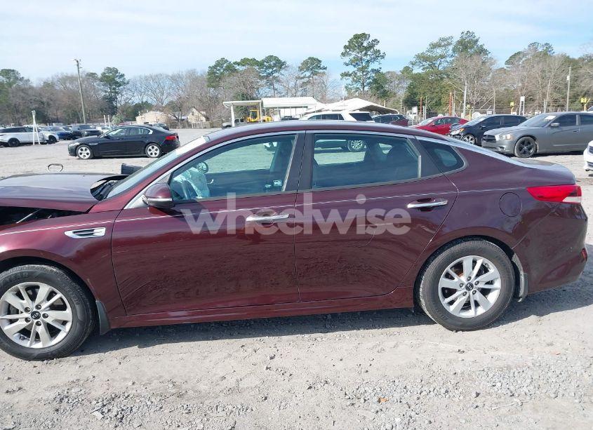 Photo 14 of 2018 Kia Optima LX (VIN 5XXGT4L35JG193944)