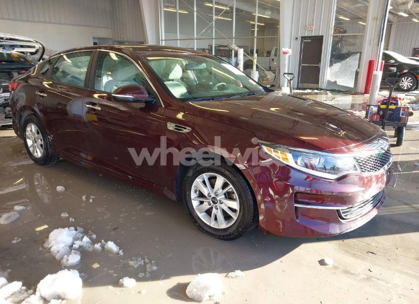 2018 Kia Optima LX (VIN 5XXGT4L35JG197623) main photo