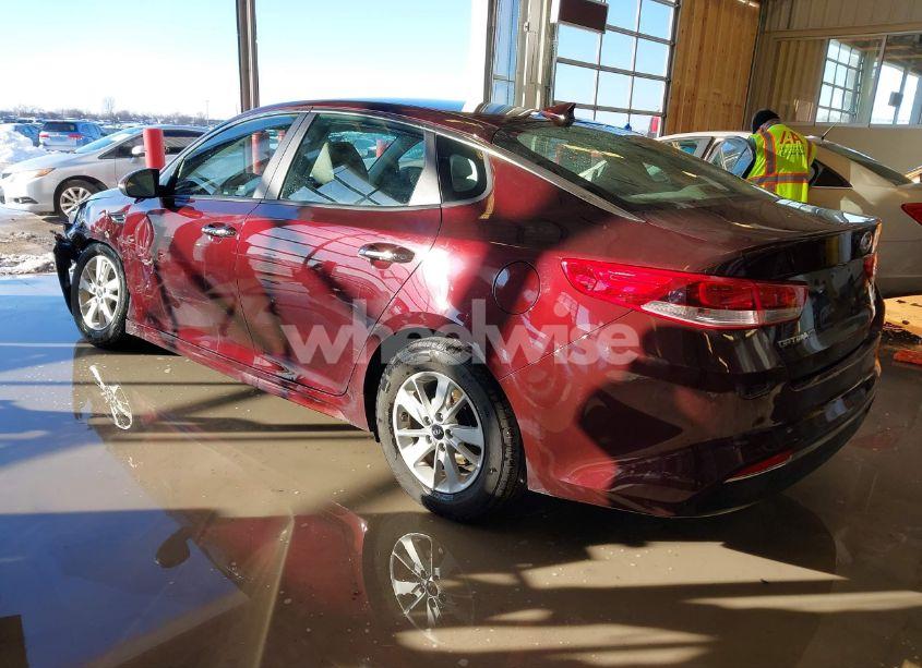 Photo 3 of 2018 Kia Optima LX (VIN 5XXGT4L35JG197623)